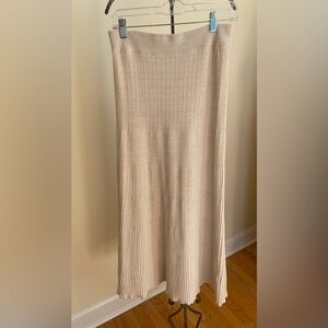 FREE PEOPLE OFF WHITE SKIRT SIZE M.